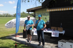 Vereinsvorstand mit Wettbewerbsorganisator