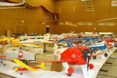 vorne: Gee Bee und Taxi