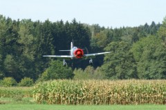 Jak 11 im Landeanflug